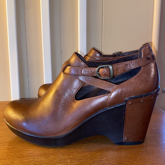 Dansko Shoes - Picture 5 of 8